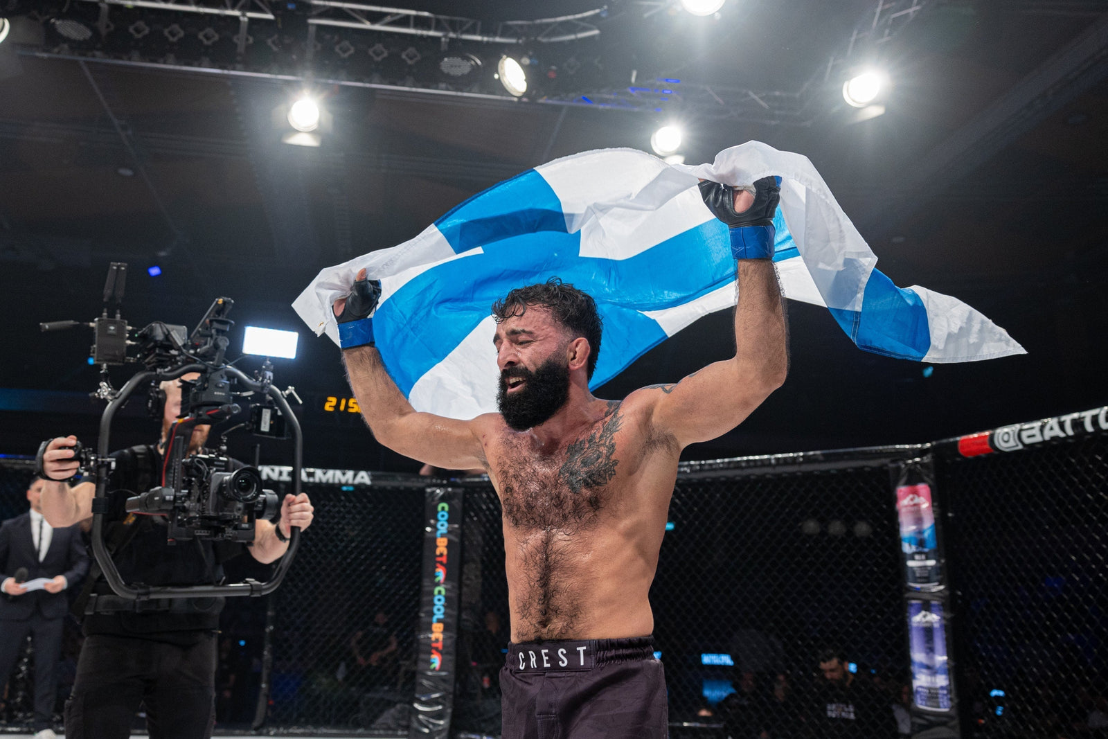 Karwan Ahmadi Crest Kamppilublogi