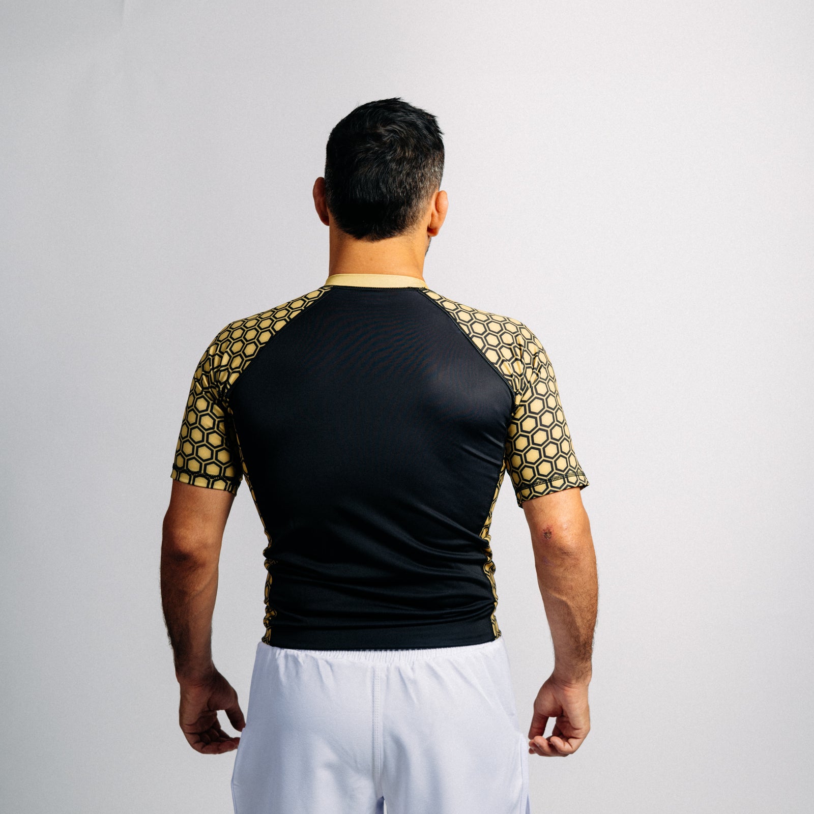 Rash Guard "Killer Bee" | Black / Gold (short)