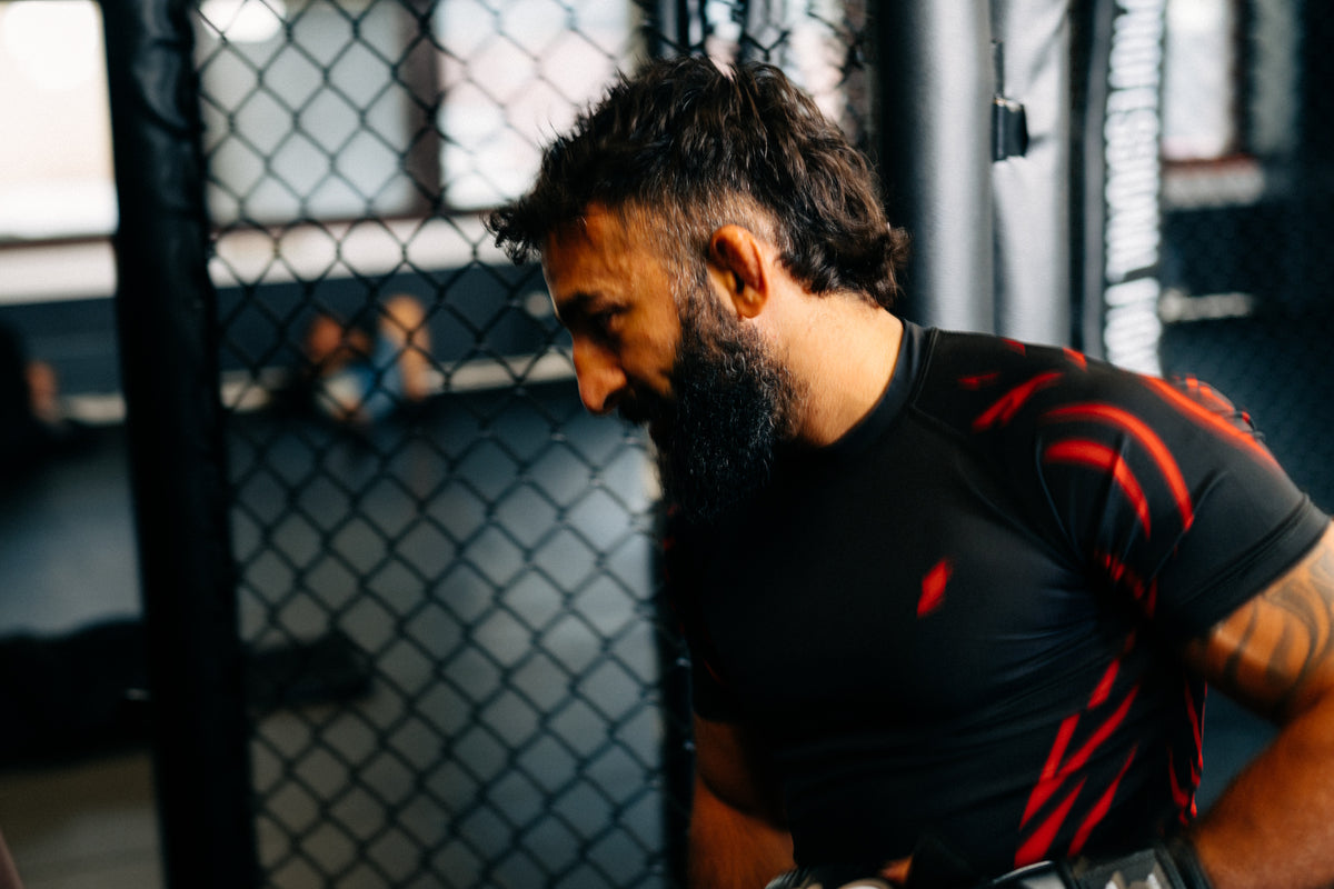 Rash Guard "ARROW" Series | Red / Black (short)