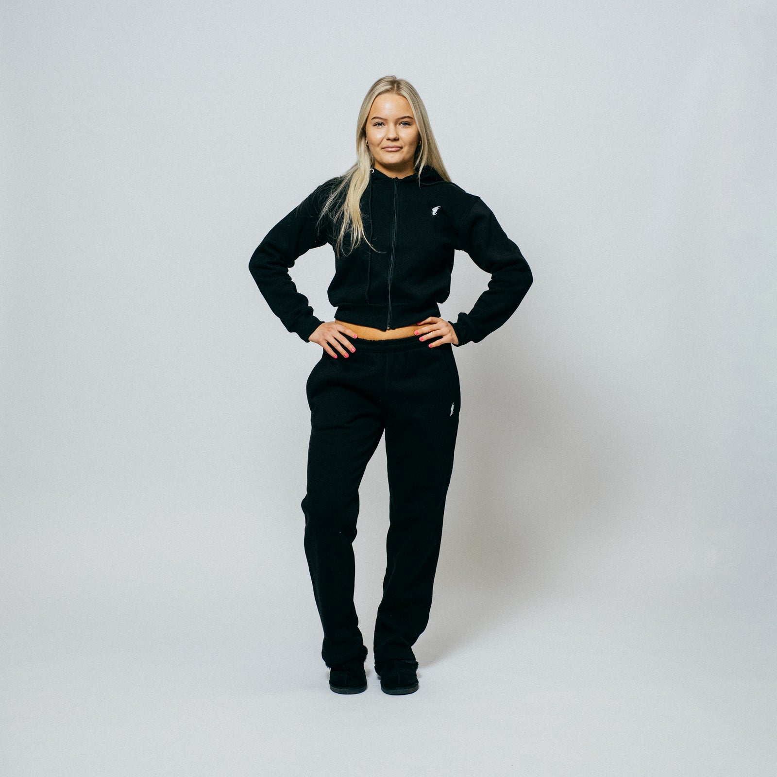 Crest naisten huppari - GOAT (Musta)